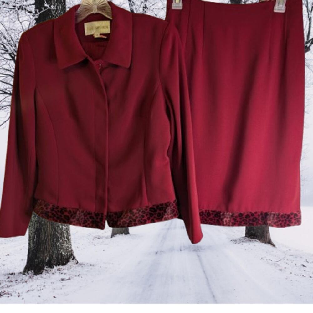 Rose of Sharon 6 (38) red Jacket and skirt set lined hidden button down holiday